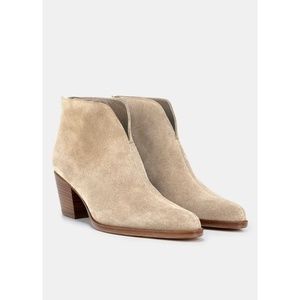 ✨NEW✨ VINCE Havana Notch Ankle Boot in in Cashew Suede Sz 8M